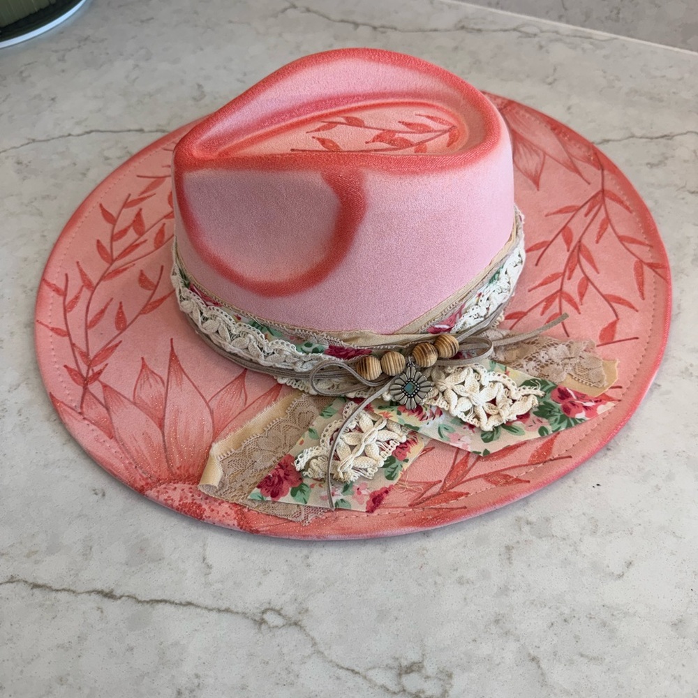 Stylish Pink Floral Wide-Brim Women’s Hat